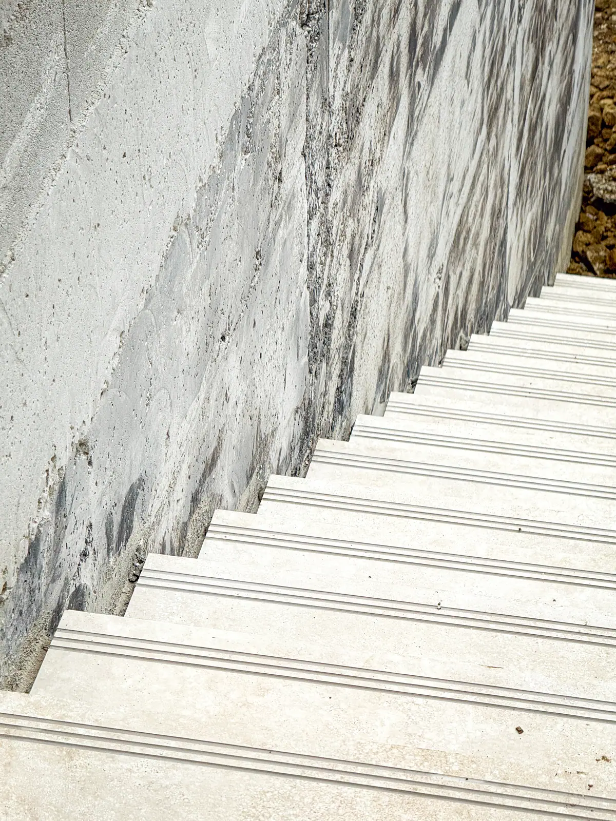 Escalier en béton décoffré